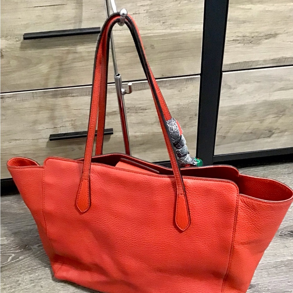 Gucci Leather Swing Tote Red - Picture 7 of 12